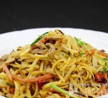 Duck Gizzard Stir-Fried Noodles