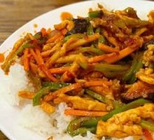 鱼香鸡丝盖浇饭