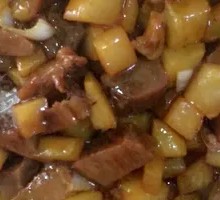 Potato and Beef Rice Bowl with Can Drink