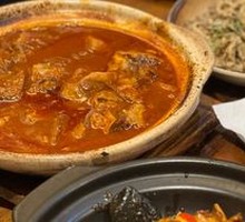 Stewed Beef with Tomato in Clay Pot