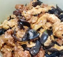 Sour Stir-Fried Egg with Wood Ear Mushrooms