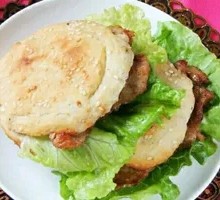 Braised Pork Belly Sandwich with Egg