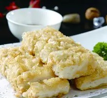 Pan-Fried Pork and Green Pepper Dumplings