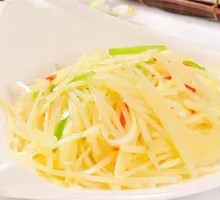 Sliced Potatoes with Green Pepper