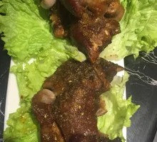 Braised and Roasted Pig Trotters