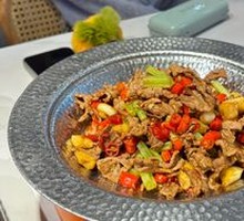 Stir-Fried Beef with Yellow Onion