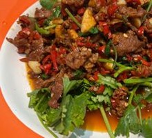 Stir-Fried Beef with Yellow Onion