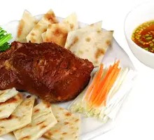 Braised Pork Head with Flatbread