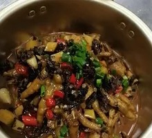 Preserved Vegetable Chicken Feet