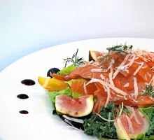 Fig Smoked Salmon Salad