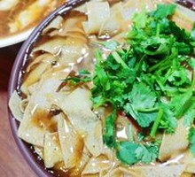 Fried Rice Noodles with Crispy Tofu