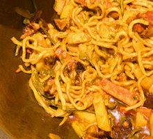 Stir-Fried Beef Noodles