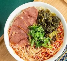 Sour Cabbage Beef Noodles