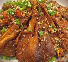 Sauce-Flavored Dry Pot Duck Heads