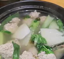 Braised Pork Meatballs with Radish in Pot