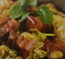Stewed Pork with Chinese Cabbage and Noodles