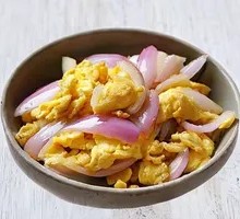 Scrambled Eggs with Onion