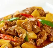 Potato and Green Bean Stewed Chicken Cubes