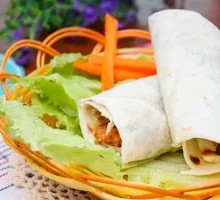 Beijing-style Chicken Roll