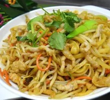 Stir-Fried Meat with Knife-Cut Noodles
