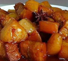 Braised Pork with Potatoes