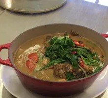 Braised Bighead Carp with Fish Pond Style