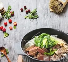 Duck Blood and Noodles Hot Pot