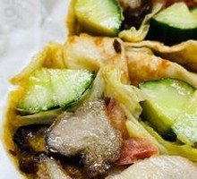 黄金脆辣鸡腿肉卷饼