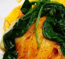 Spicy Bean Sprout Cold Noodle Salad