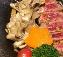 Sizzling Garlic Wagyu with Enoki Mushrooms