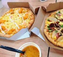 Sweet Shrimp Pineapple Pizza