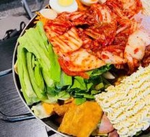 Spicy Kimchi Rice Cake Pot