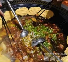 Pork Trotter and Spare Ribs Hot Pot