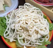 Hand-Knotted Noodles