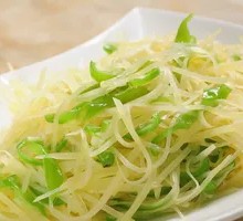 Sliced Potatoes with Green Pepper