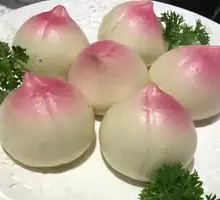 Steamed Peach-shaped Dumpling