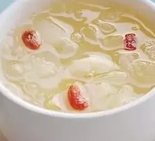 吊烤银耳冰糖梨汤