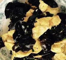 Wood Ear Mushroom and Egg Stir-Fry