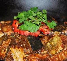 Big Fish Head in Iron Pot