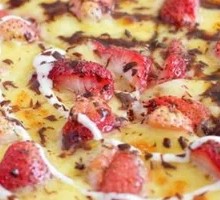 Strawberry Chocolate Pizza