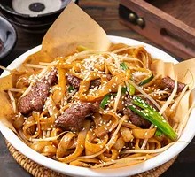 Beef Stir-Fried Rice Noodles