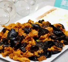 Sour Stir-Fried Egg with Wood Ear Mushrooms