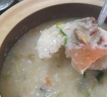 砂锅海鲜粥