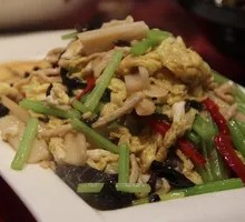 Sour Stir-Fried Egg with Wood Ear Mushrooms