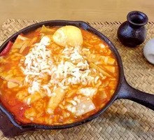 Stir-Fried Cheese-Stuffed Rice Cake