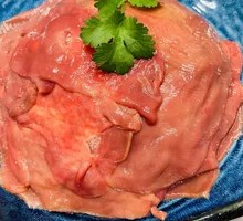 Sliced Pork Kidney with Big Knife