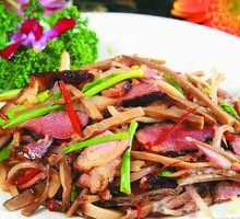 Stir-fried smoked bamboo shoots with preserved pork