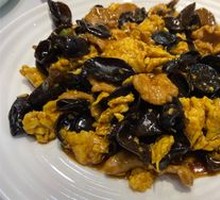 Sour Stir-Fried Egg with Wood Ear Mushrooms