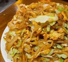 Spicy Chicken Stir-Fried Noodles