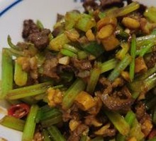 Stir-fried Yellow Beef Noodles